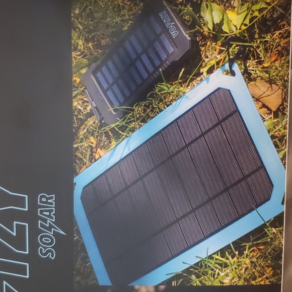 Voltzy Solar, portable versatile solar panel charger and the Portable battery - Picture 5 of 6